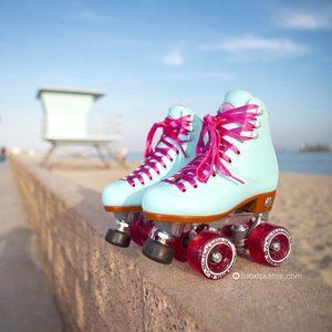 MOXI BEACH BUNNY ROLLERSKATES SKY BLUE SZ 6 W/UPGR